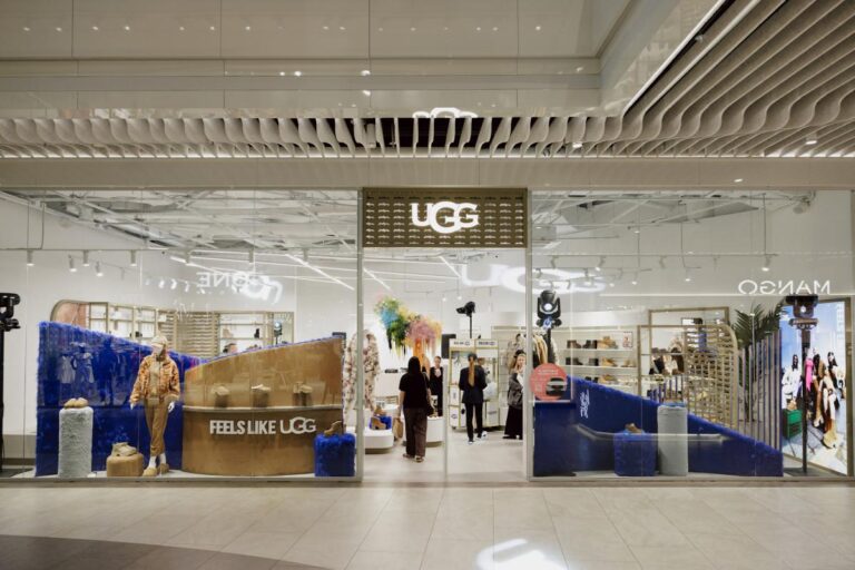 UGG у River Mall
